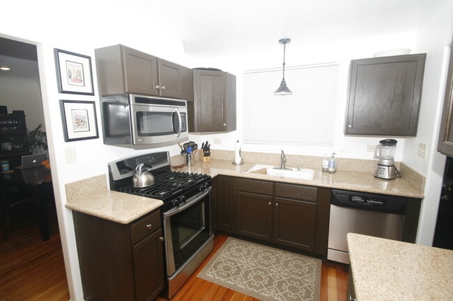 kitchen - 1524 E Orange Grove Blvd