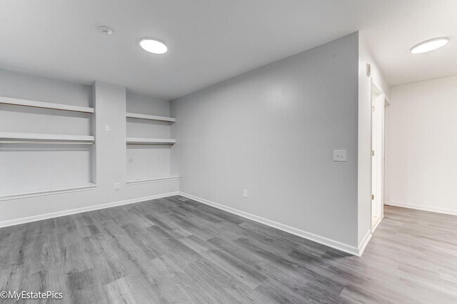 Building Photo - 41101 Maplewood Drive