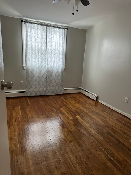 Building Photo - 18637 140th Ave