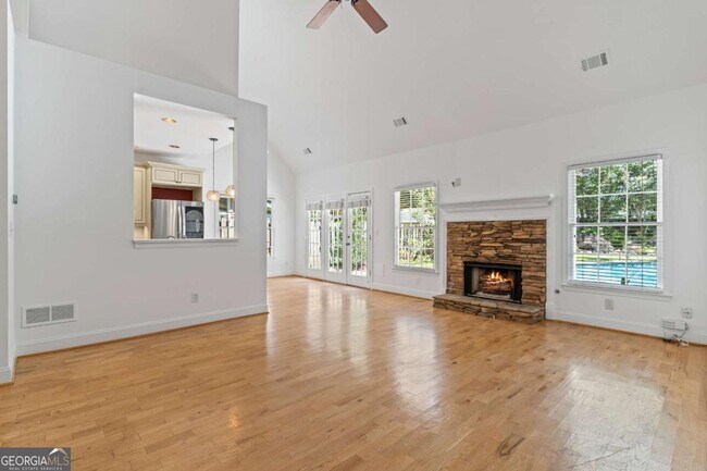 Building Photo - 1249 McLendon Dr