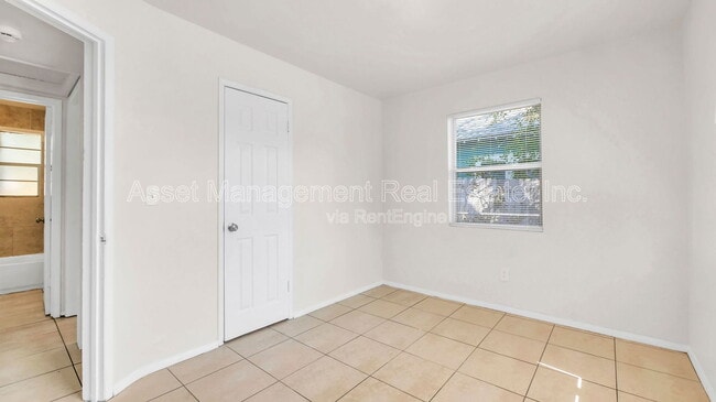 Building Photo - 1711 45th St S
