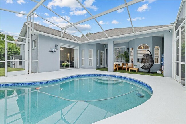 Building Photo - 7770 Glynde Hill Dr