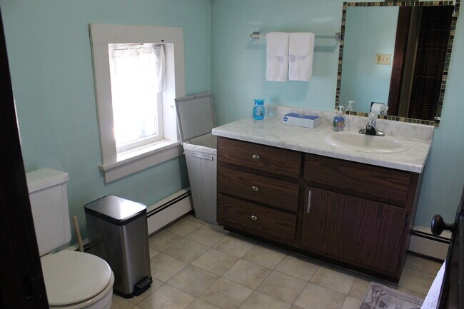 Building Photo - 521 Milwaukee St