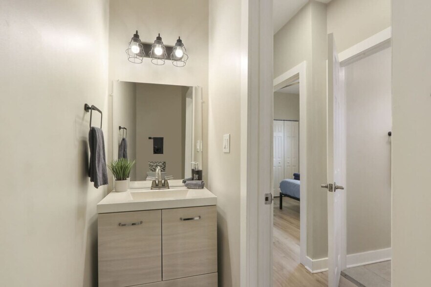 Building Photo - 4934 Kingston Ave