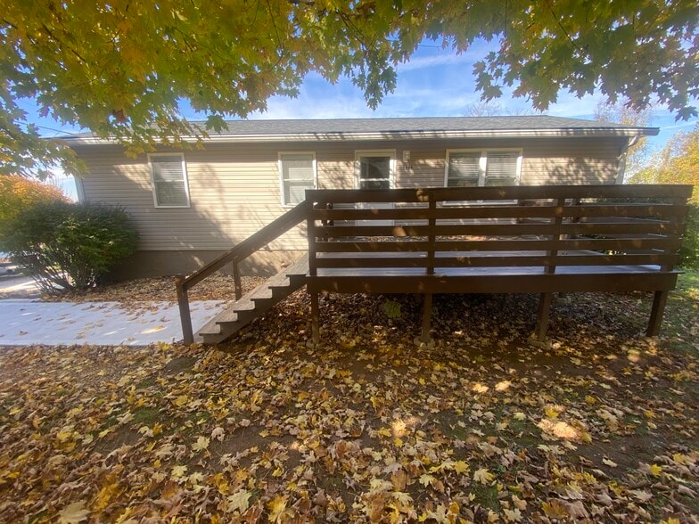 Primary Photo - 1808 Mikonda Dr