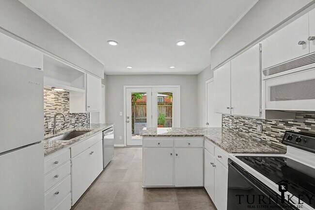 Building Photo - Vintage Charm Meets Modern Comfort Fully Updated 1942 Home in Fort Worth's Ridglea Area