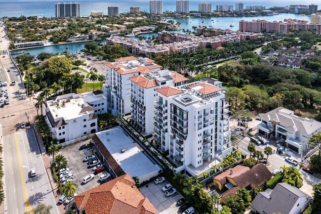 Building Photo - 495 E Royal Palm Rd