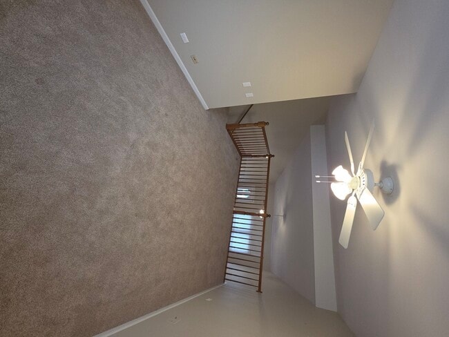 Building Photo - 1710 Coach Dr