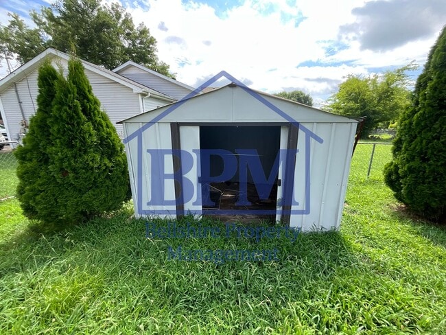 Building Photo - 918 Tiny Town Rd