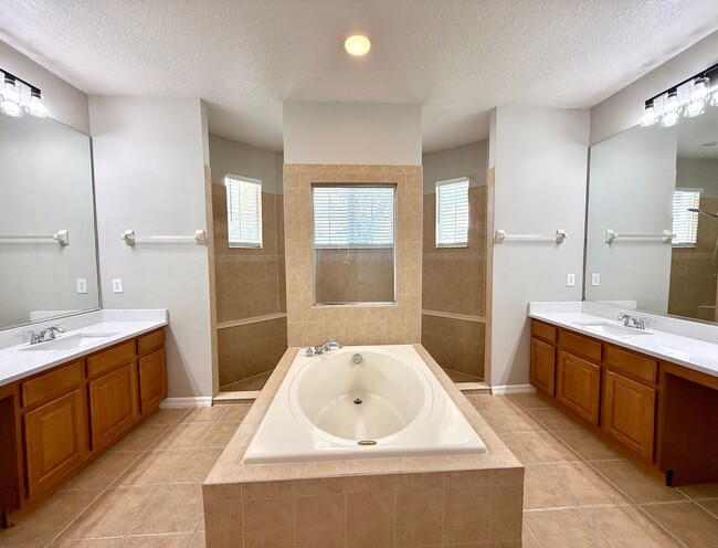 Building Photo - GORGEOUS Two Story 4/3.5 home in sought af...