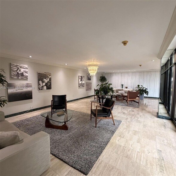 Building Photo - 1408 Brickell Bay Dr