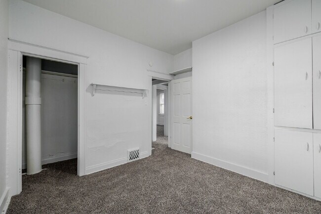 Building Photo - Cute Denver bungalow for rent