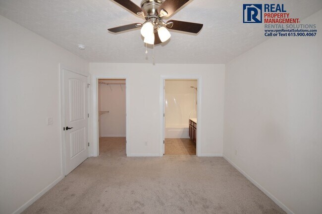 Building Photo - All one level 5bd 3ba home with attached garage!