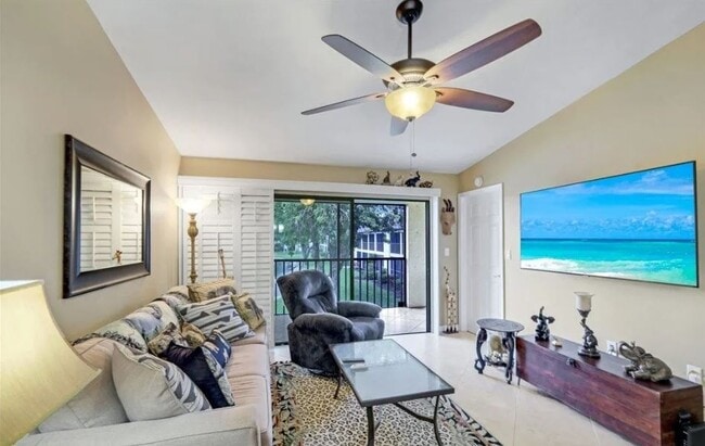 Building Photo - 9270 Lake Park Dr