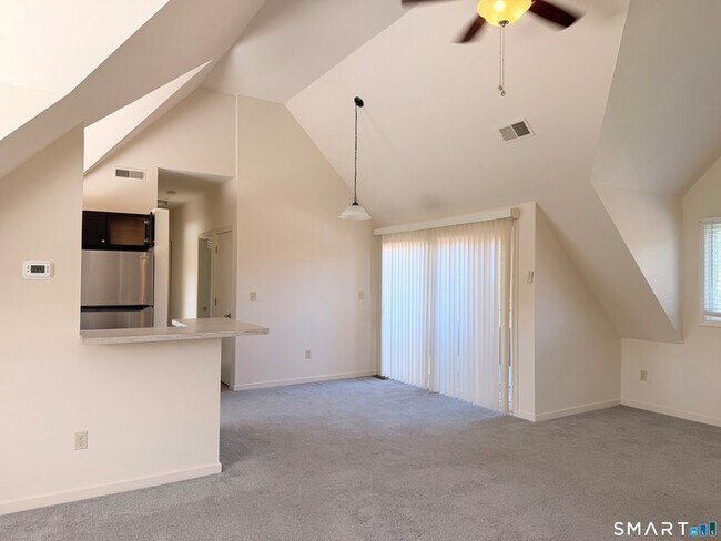 Building Photo - 117 Montoya Dr