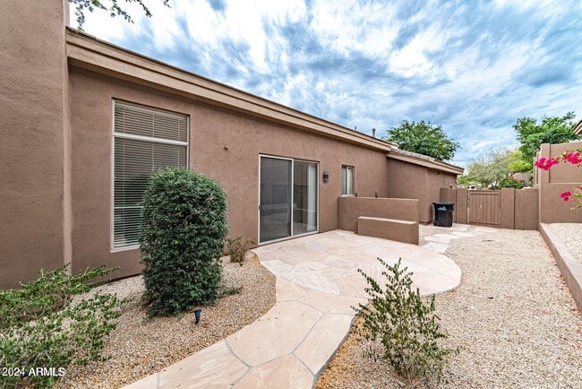Building Photo - 11473 E Blanche Dr