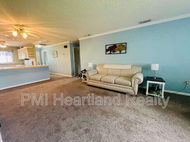 Building Photo - 156 Parkview Cir W