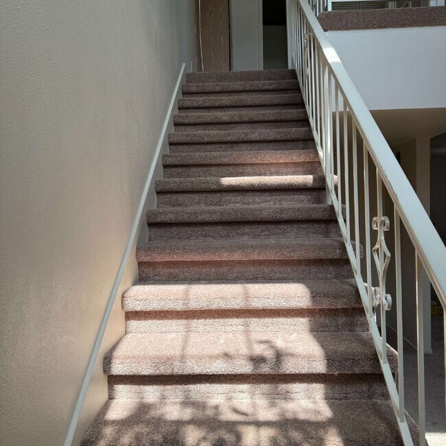 Building Photo - Stonegate living