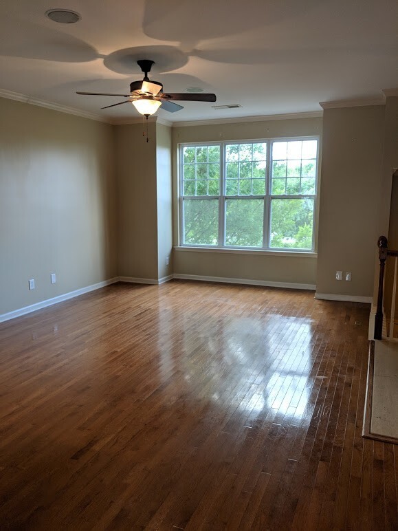 Building Photo - Skybrook Townhome with Garage