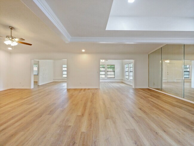 Building Photo - 7970 Glen Abbey Cir