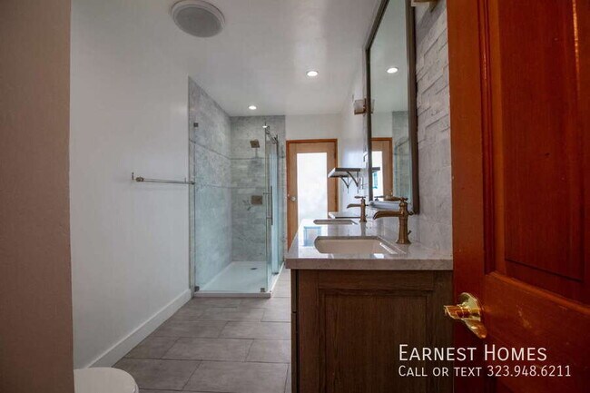 Building Photo - 11619 Lerdo Ave