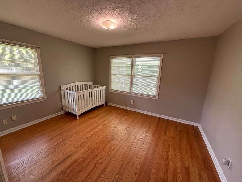 Building Photo - 7105 Whitesburg Dr SE