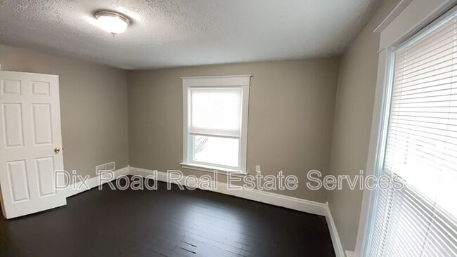 Building Photo - 1901 Tytus Ave