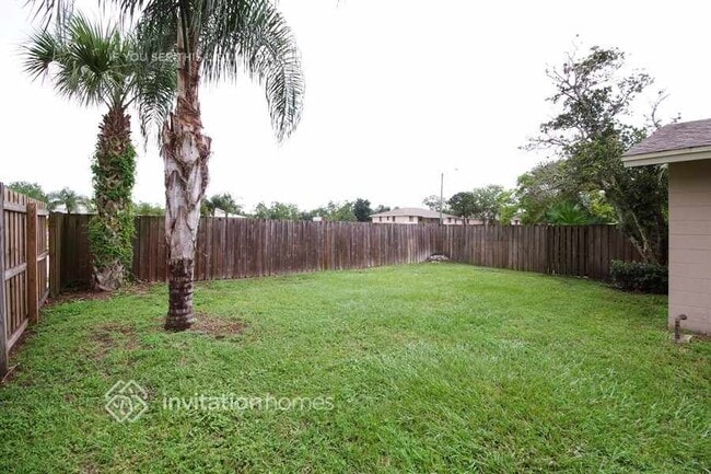 Building Photo - 3900 Lejune Ave