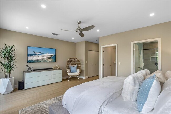 Building Photo - 811 SW 10th Terrace