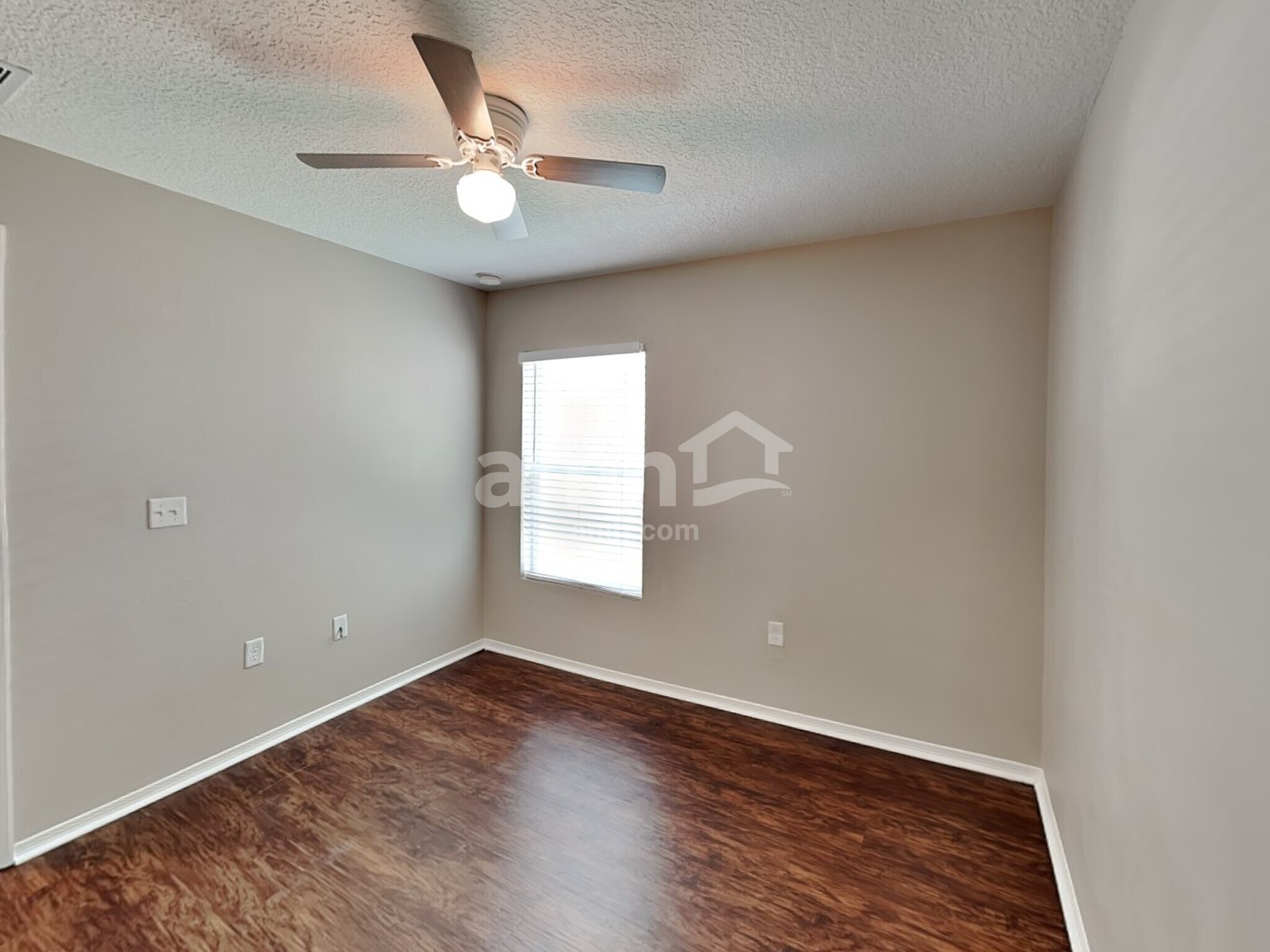 Building Photo - 7271 Wakeview Dr
