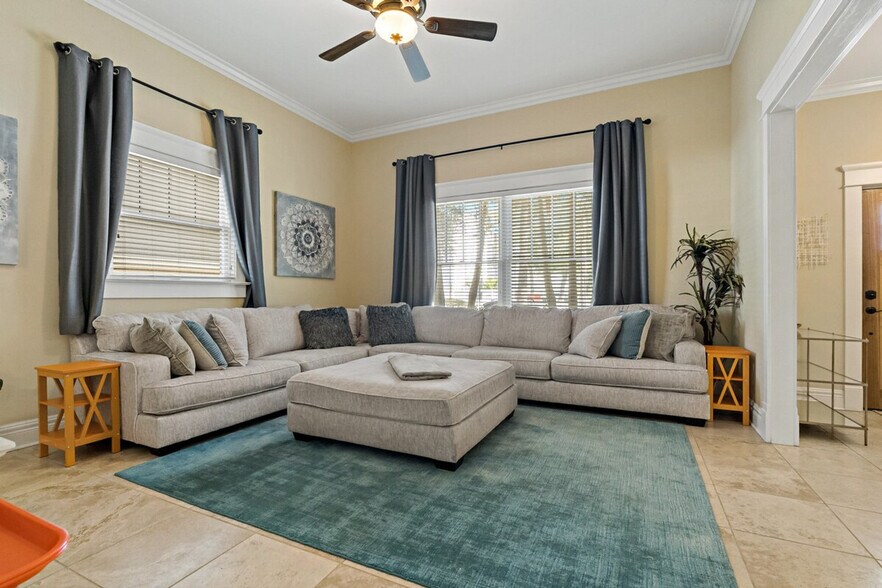 Building Photo - 611 S Orleans Ave