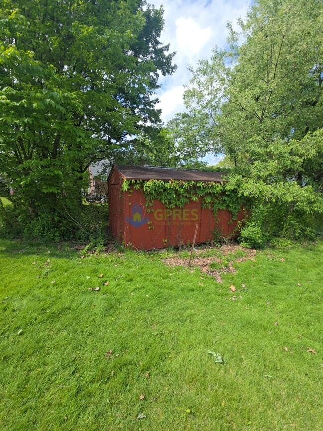 Building Photo - Charming 3-Bedroom Pittsburgh Home with Fireplace, Balcony & Garage Parking