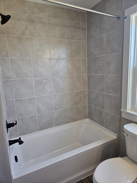 Building Photo - 7442 weathrington Ln