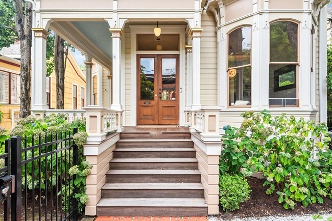 Building Photo - 2234 NW Johnson St