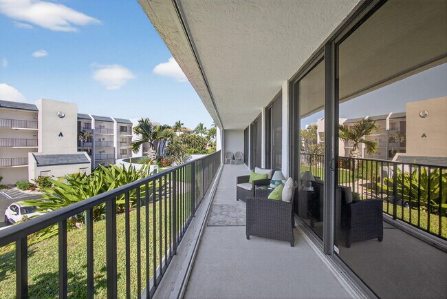 Building Photo - 1300 Jimmy Buffett Mem Hwy