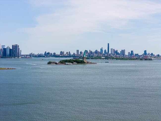 Building Photo - 207 Shearwater Ct W