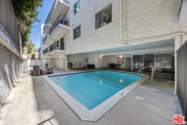 Building Photo - 1515 S Beverly Dr