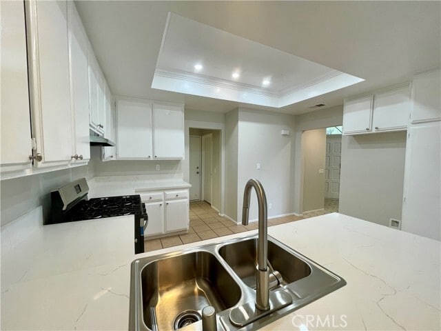 Building Photo - 2302 Cll Sabina