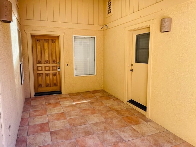 Building Photo - 155 Canyon Diablo Rd
