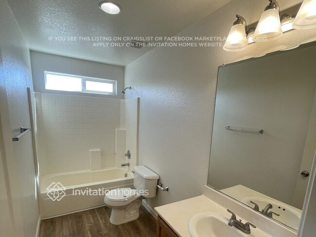 Building Photo - 3915 Eugene Dr