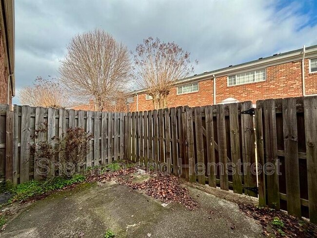 Building Photo - 2613 Berkshire Rd