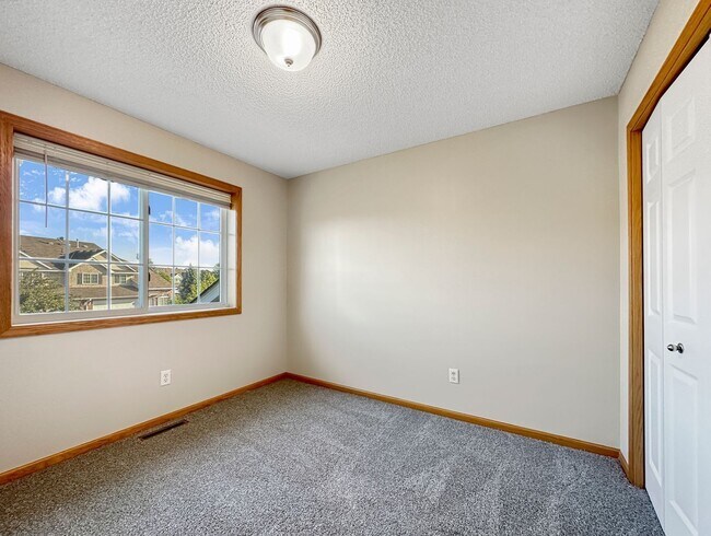 Building Photo - 16421 Elm Creek Ln