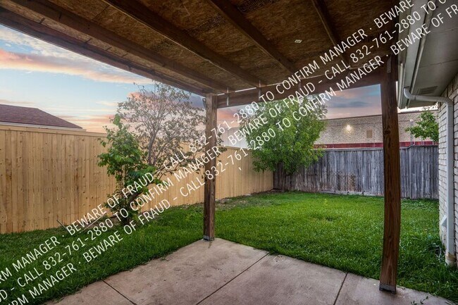 Building Photo - 3121 Fieldview Dr