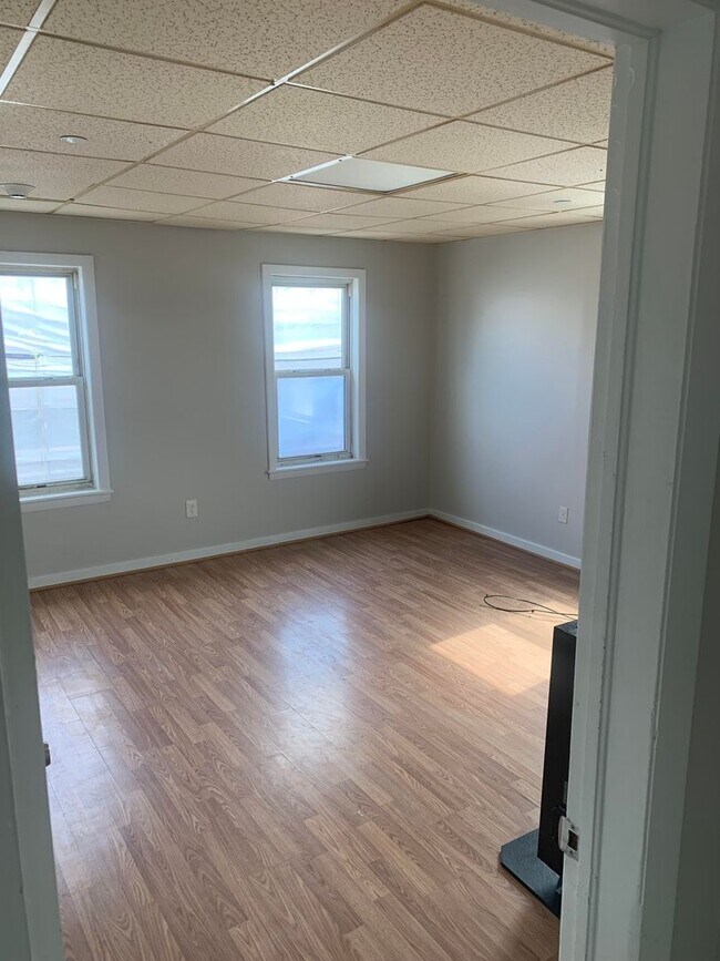 Building Photo - 50 Millbury St