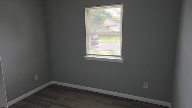 Building Photo - 212 Eagon Ave