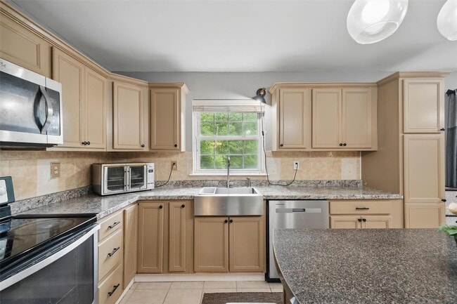 Building Photo - 2067 NY-211