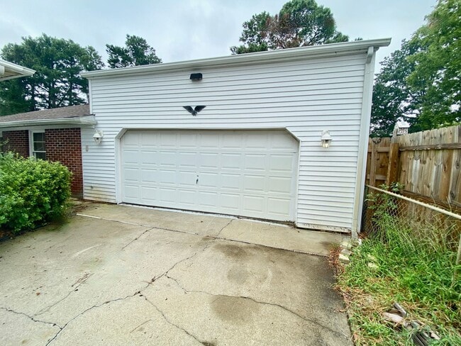 Building Photo - All Brick Ranch Home in Kempsville W/HUGE Yard - Sunroom - Detached 2-Car Garage PLUS Workshop & ...