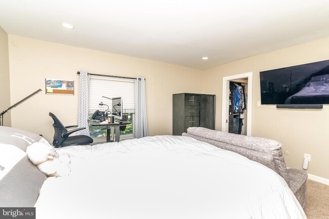 Building Photo - 251 Fir Tree Ct