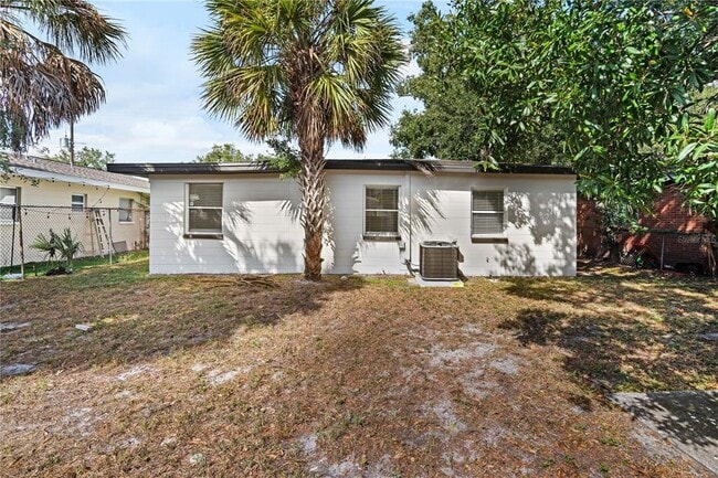 Building Photo - 4008 W Laurel St