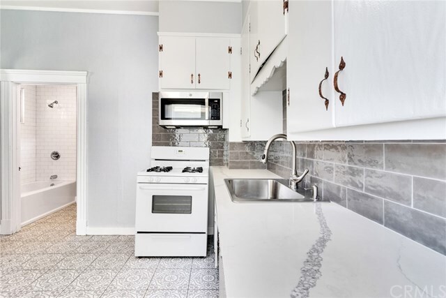 Primary Photo - 120 W Vine St